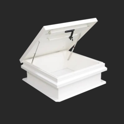 Paano haharapin ang mga pagtagas ng tubig sa paligid ng mga skylight ng attic?